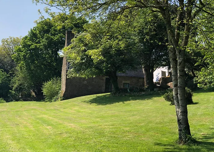 Petite maison pour 2 à 6 personnes dans un paysage totalement paisible (plages à 20 min)Little house for 2 to 6 persons in total peaceful landscape (beaches at 20 min)